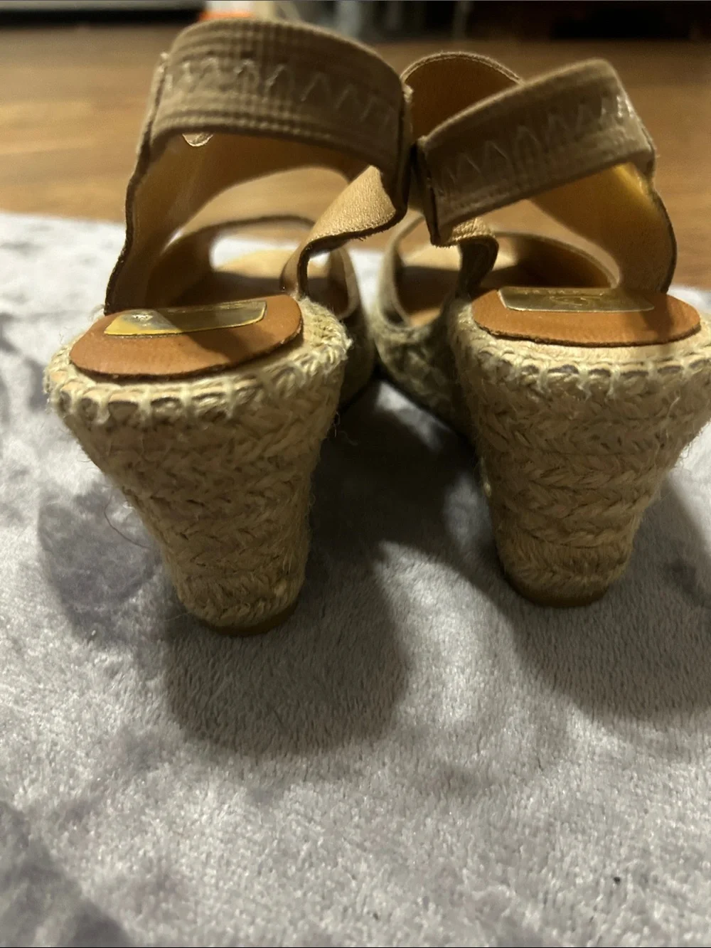 Worn Kanna Made In Spain Tan Suede Espadrille Wedge Sandals like new sz 37